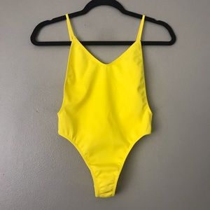 ☀️NWT Kendall & Kylie high-cut one piece swimsuit